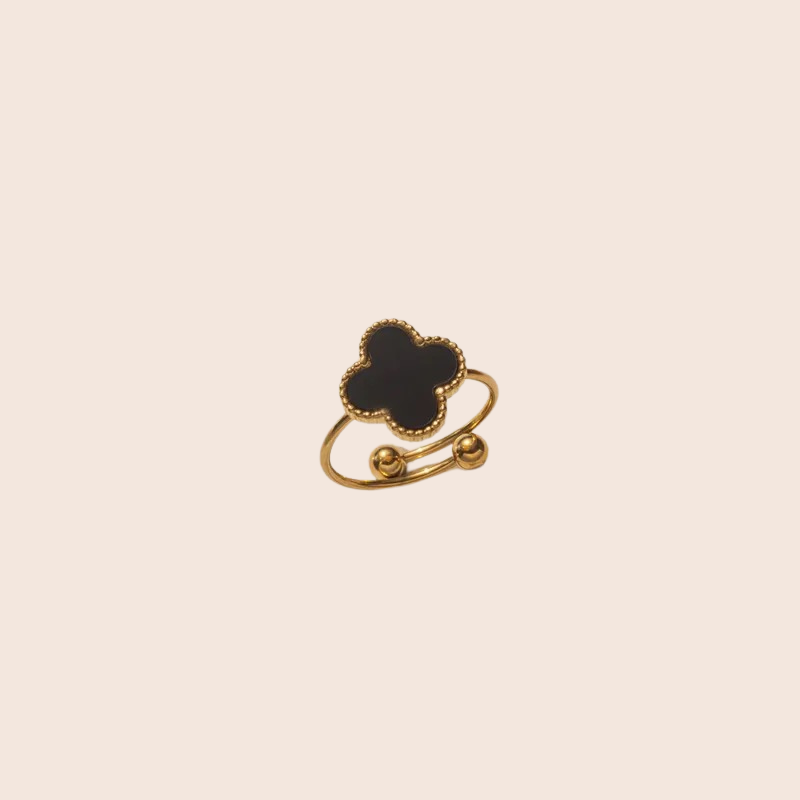 LUCKY RING